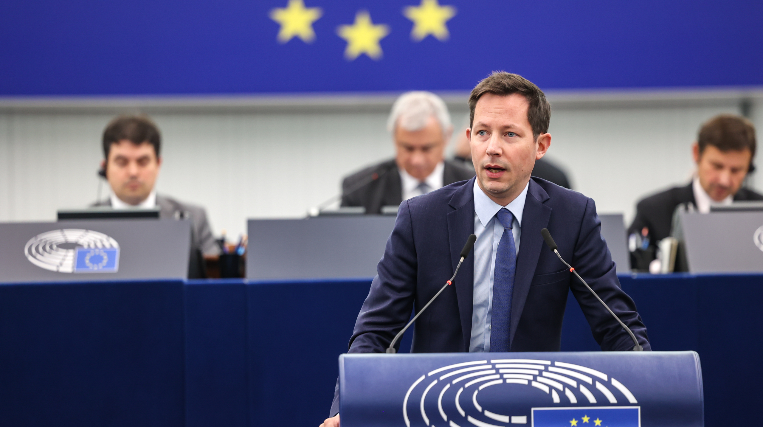 Photo de François-Xavier Bellamy à la tribune du Parlement européen